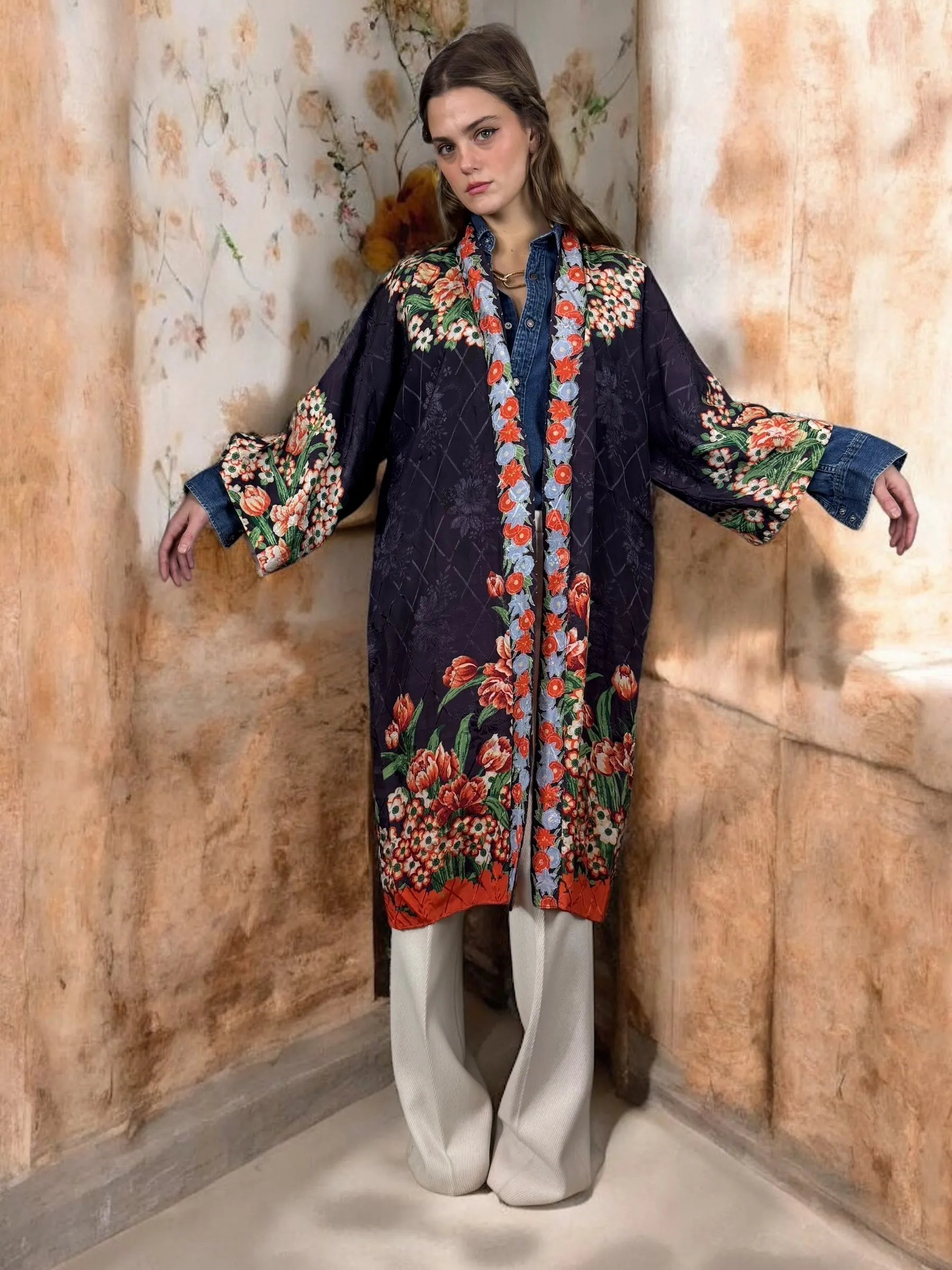 Joy, 40s Oriental pongee sik damask floral robe