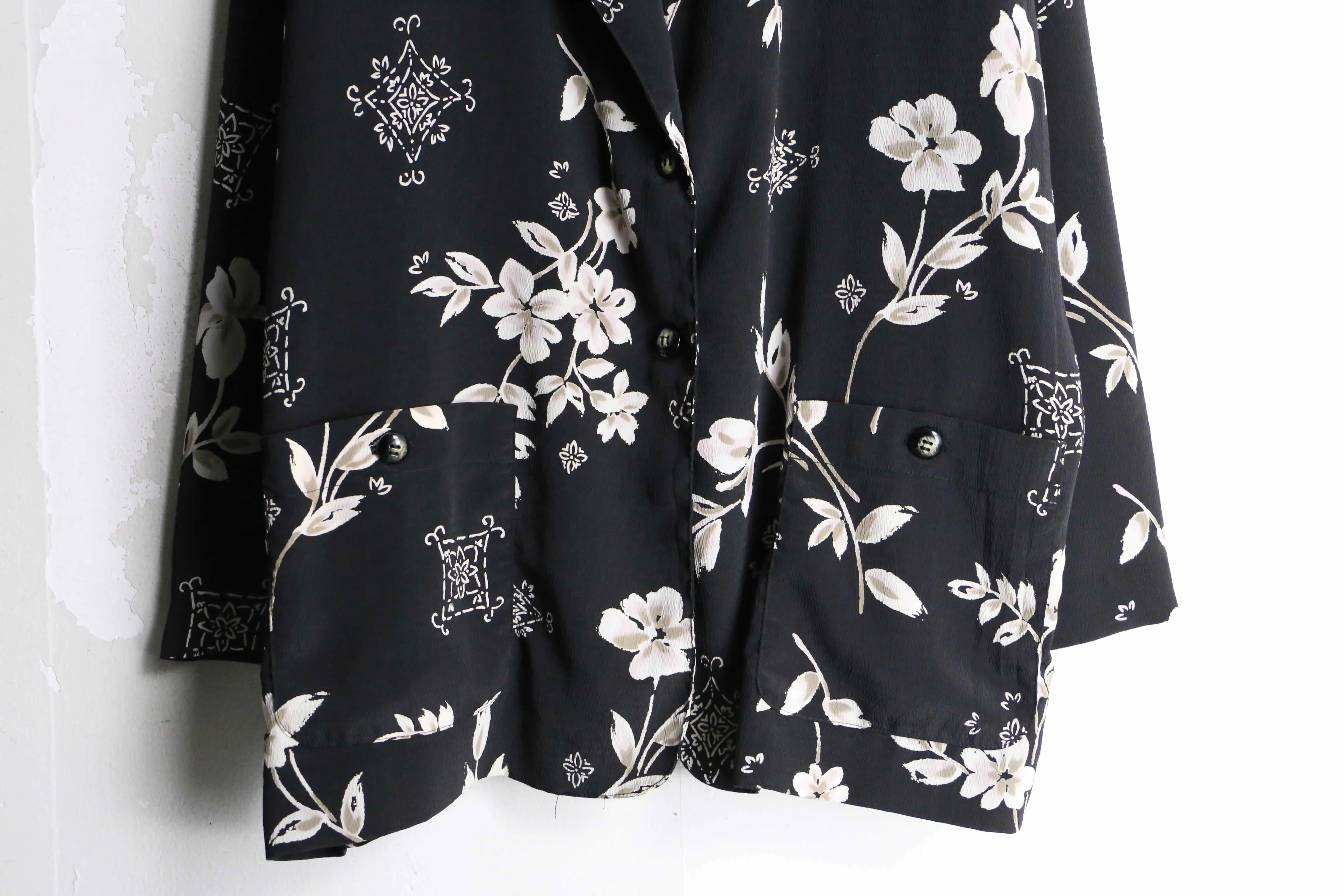 monotone flower pattern easy tailored jacket