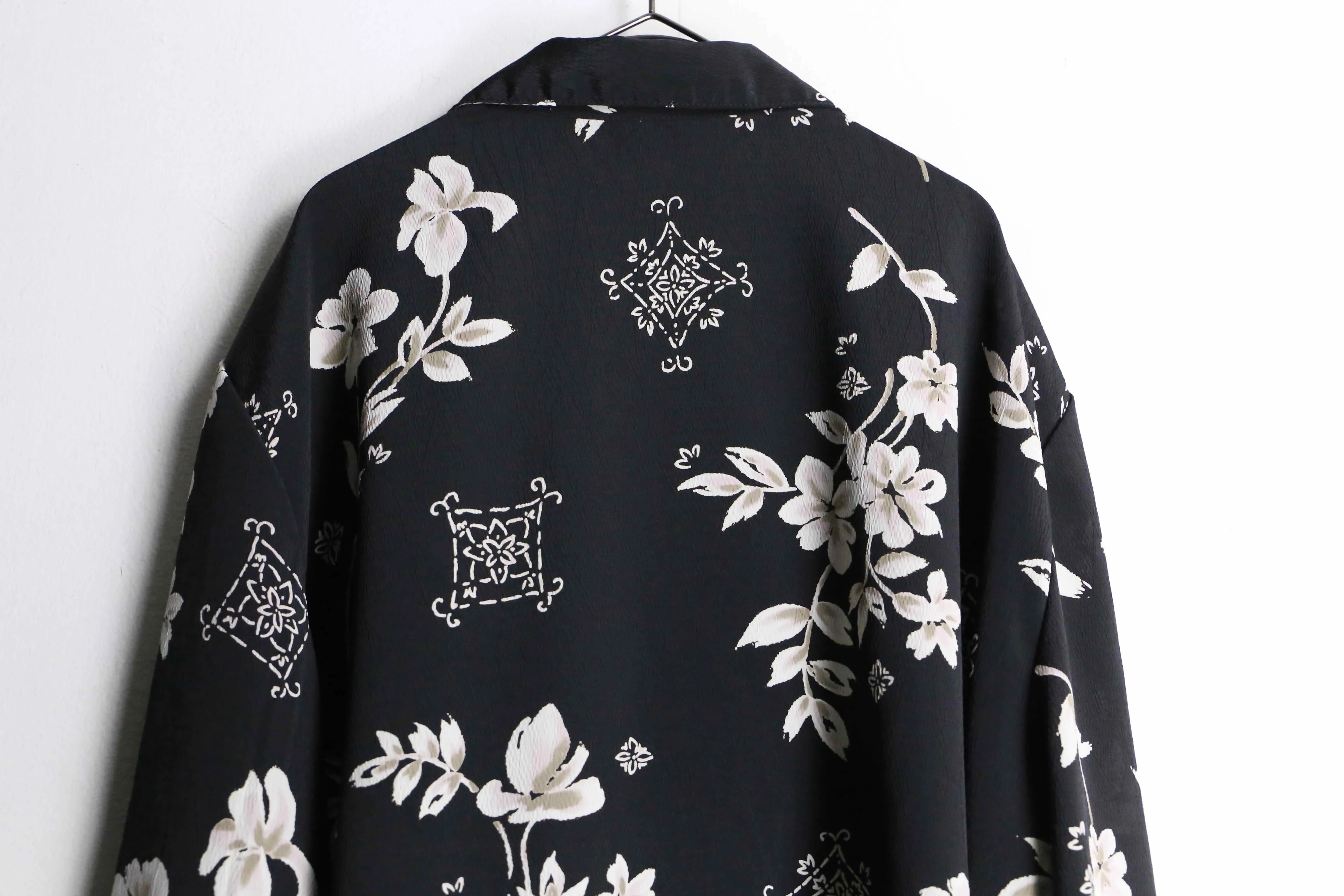 monotone flower pattern easy tailored jacket