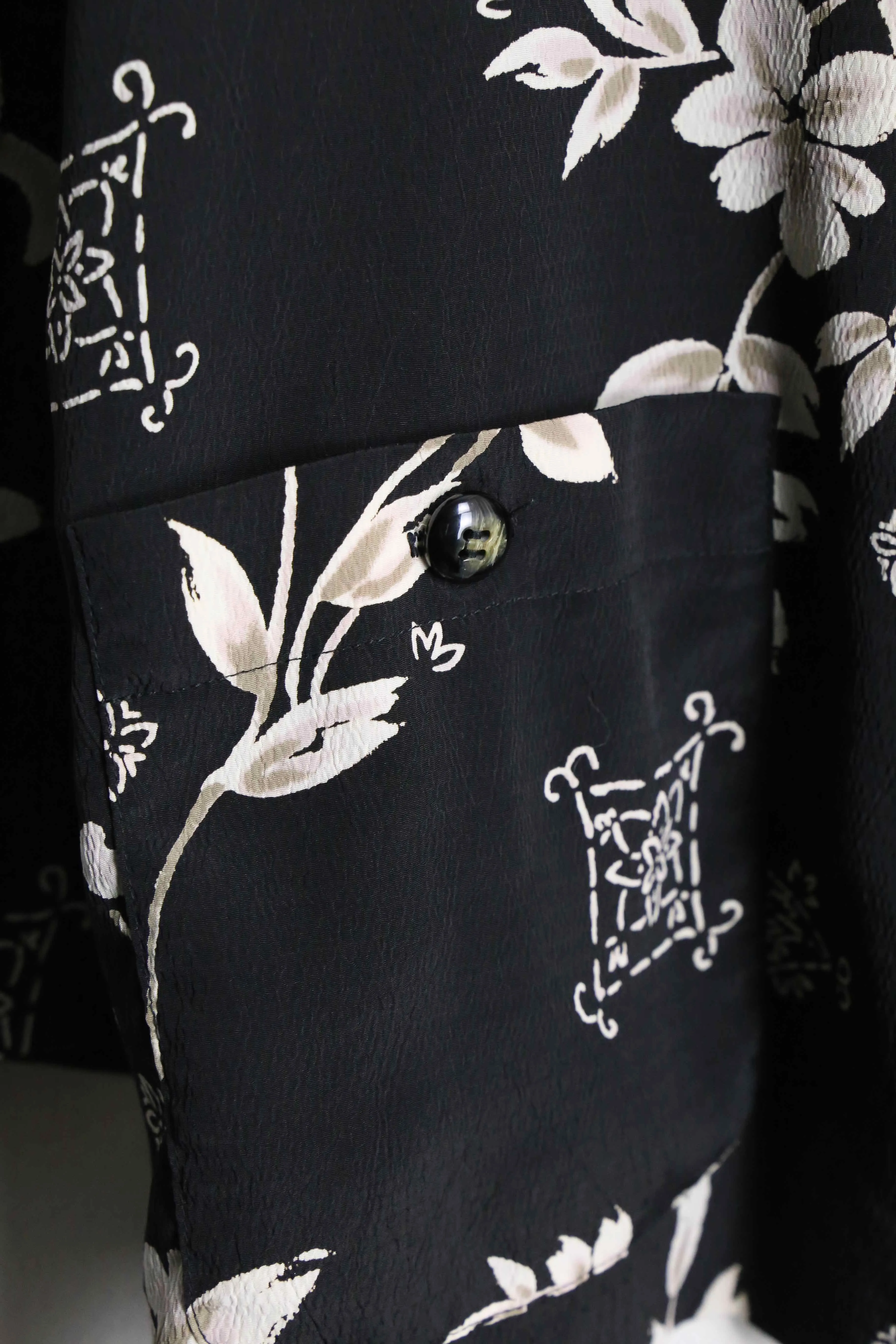 monotone flower pattern easy tailored jacket
