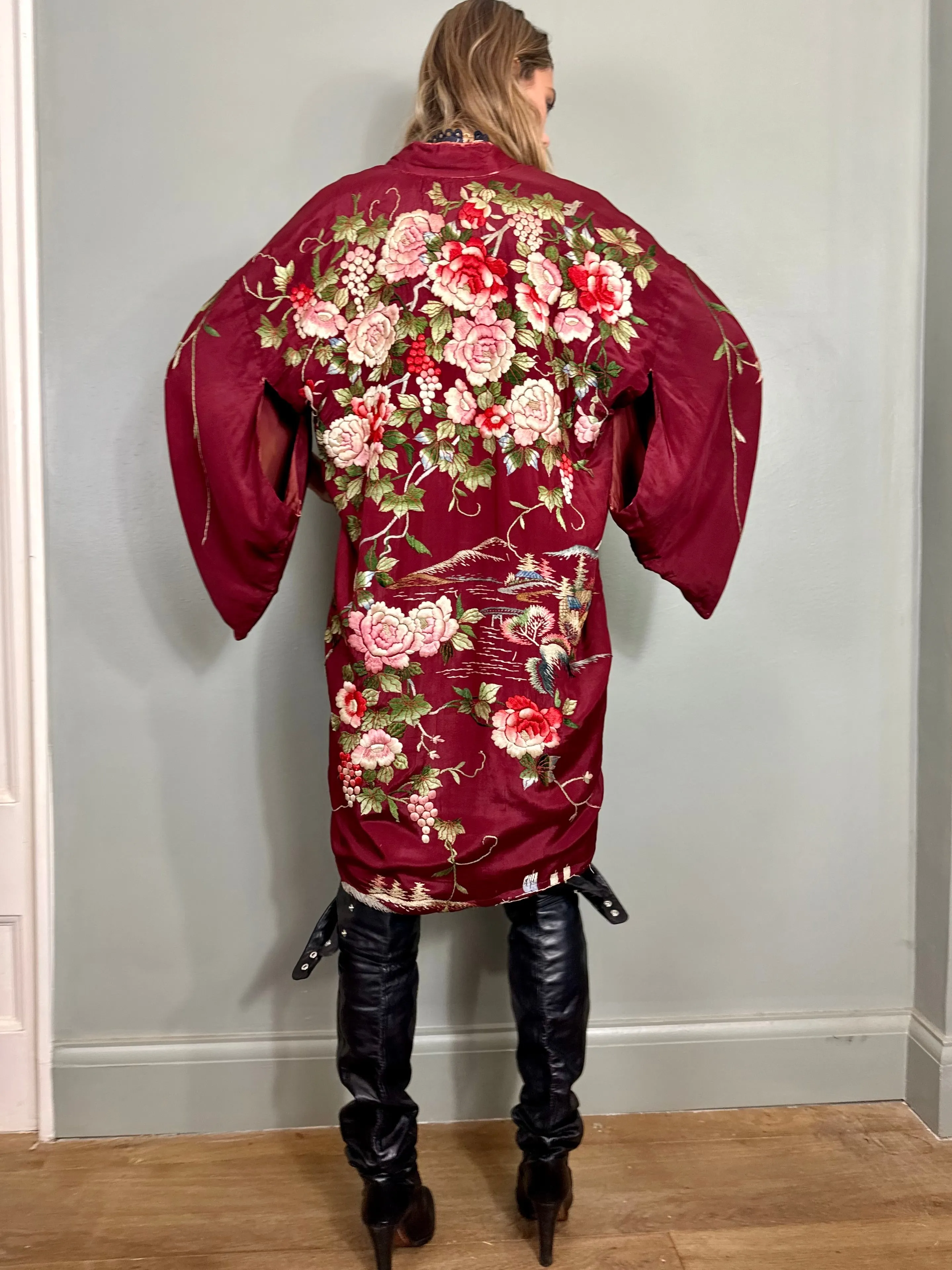 Sakura, 40s Burgundy silk embroidered kimono
