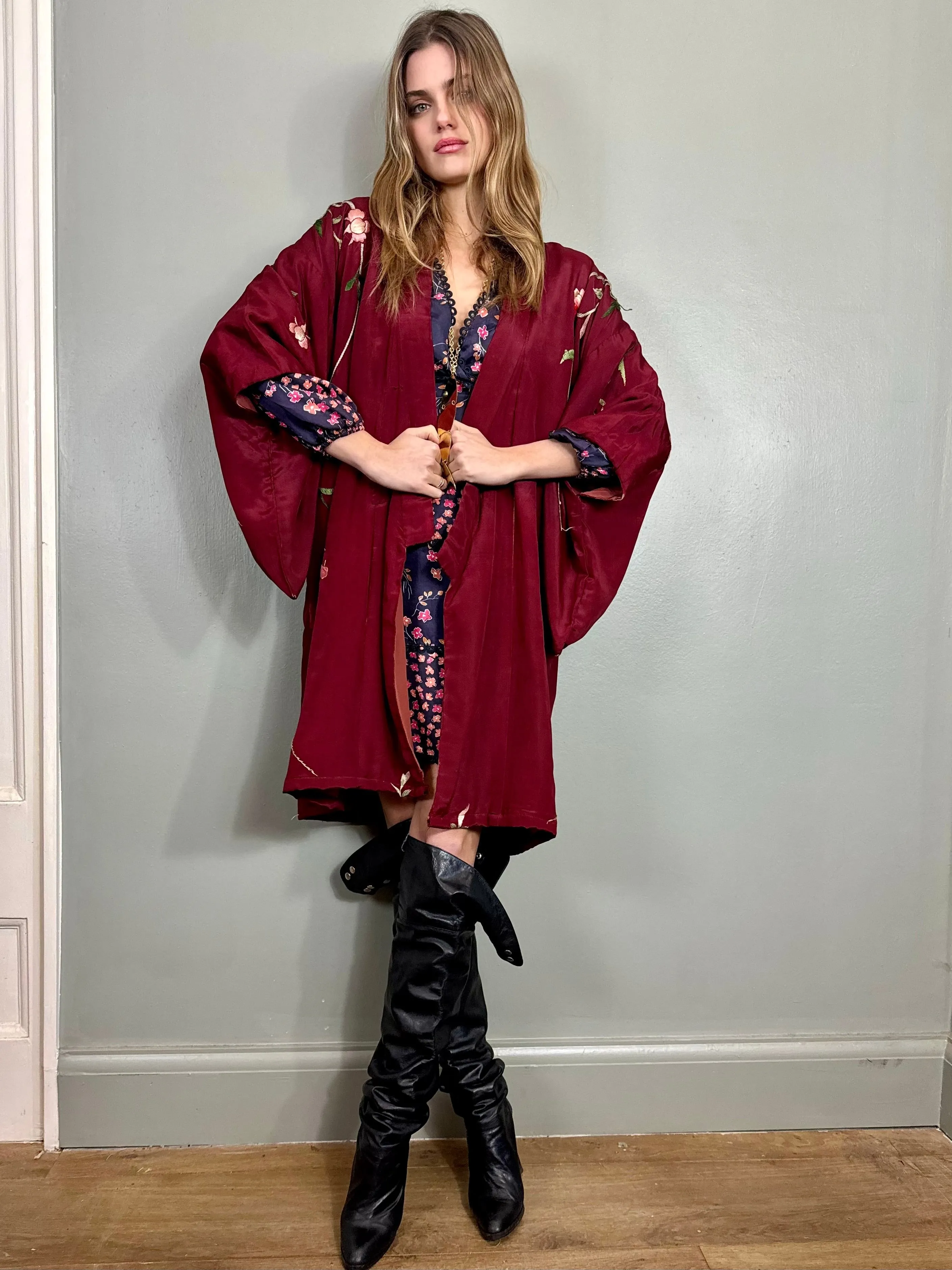 Sakura, 40s Burgundy silk embroidered kimono