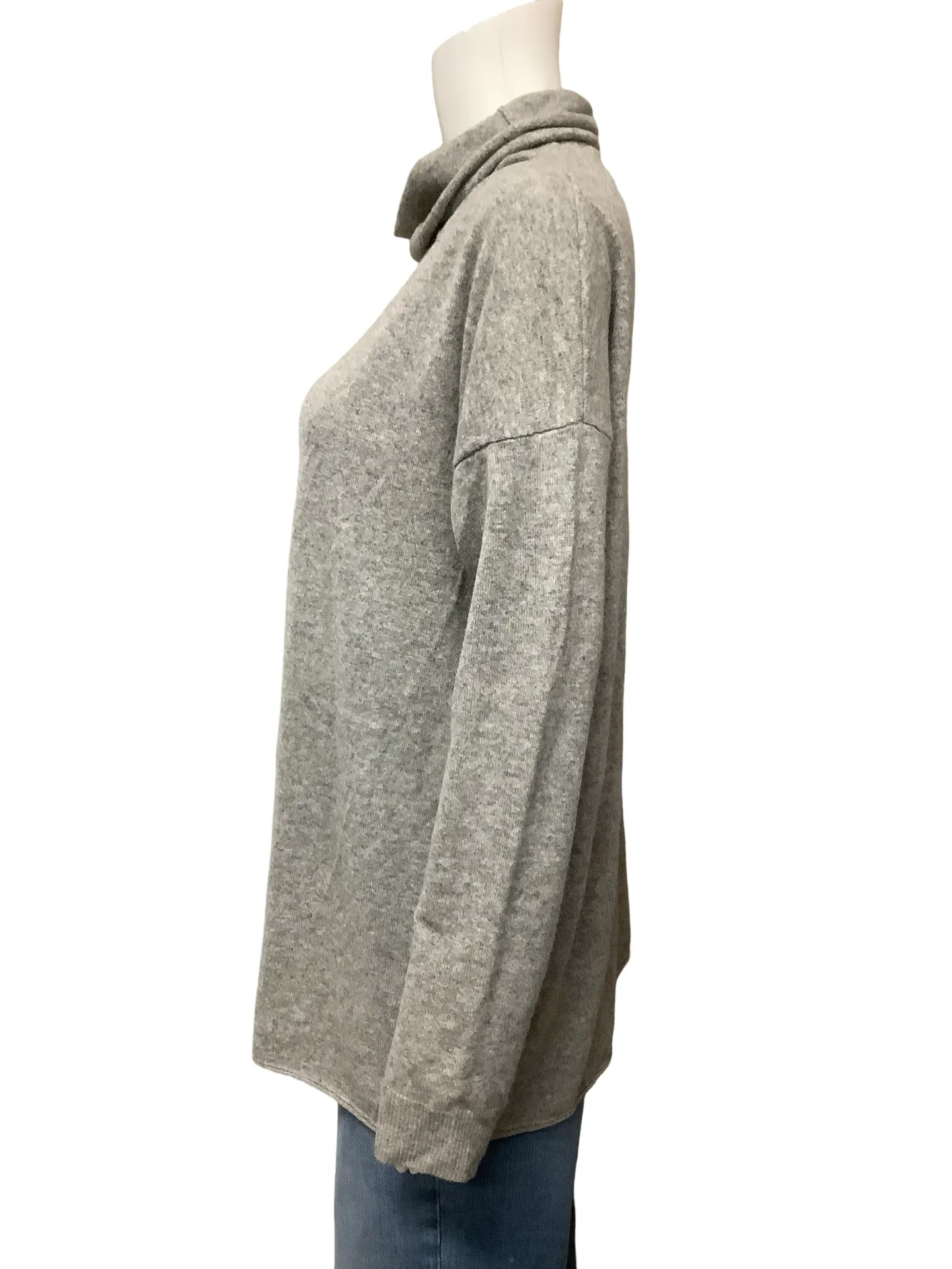 Vince Cashmere Turtleneck Sweater Size: M