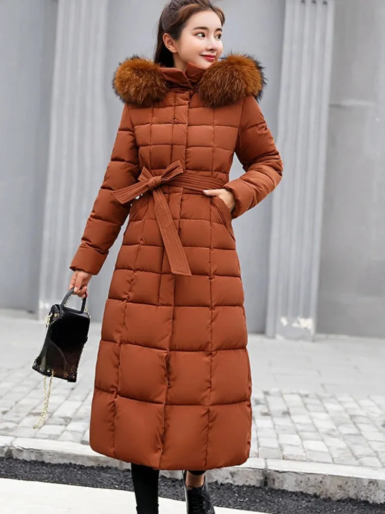 Women's Elegant Long Parka with Fur Hood and Belt | Ideal for Autumn/Winter